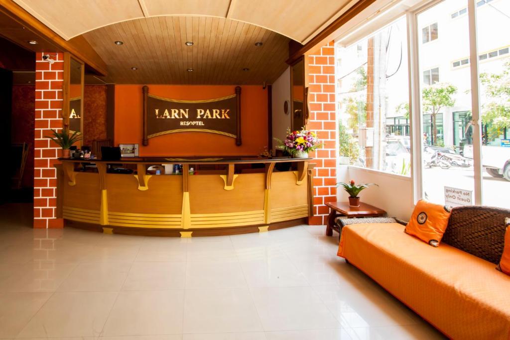 Larn Park Resortel Patong Exterior foto