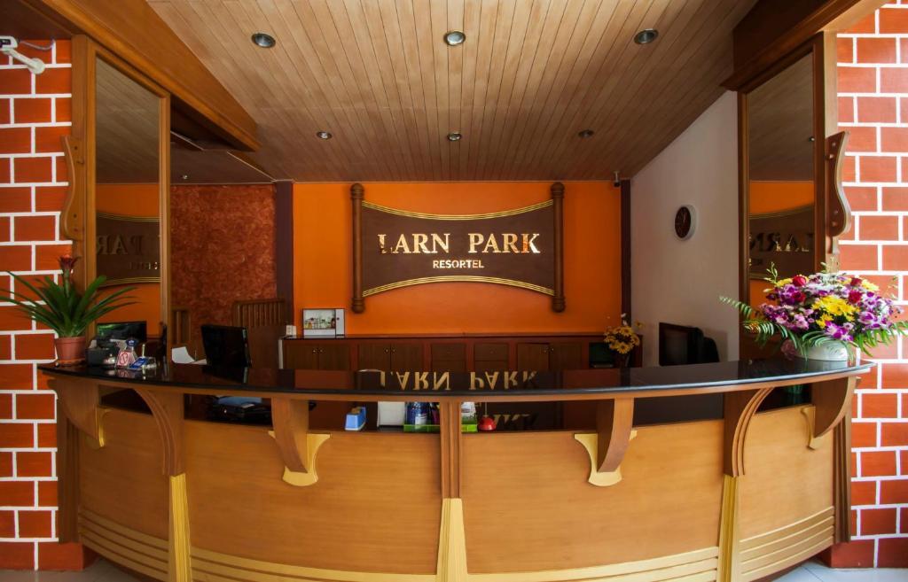 Larn Park Resortel Patong Exterior foto