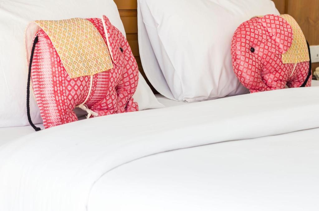Larn Park Resortel Patong Zimmer foto