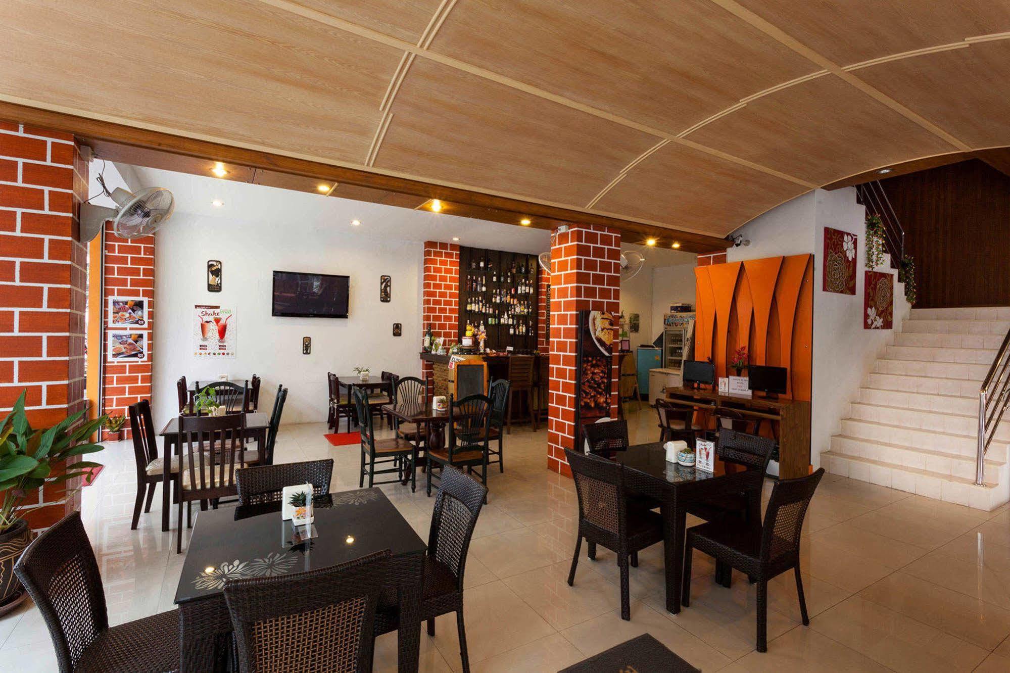 Larn Park Resortel Patong Exterior foto