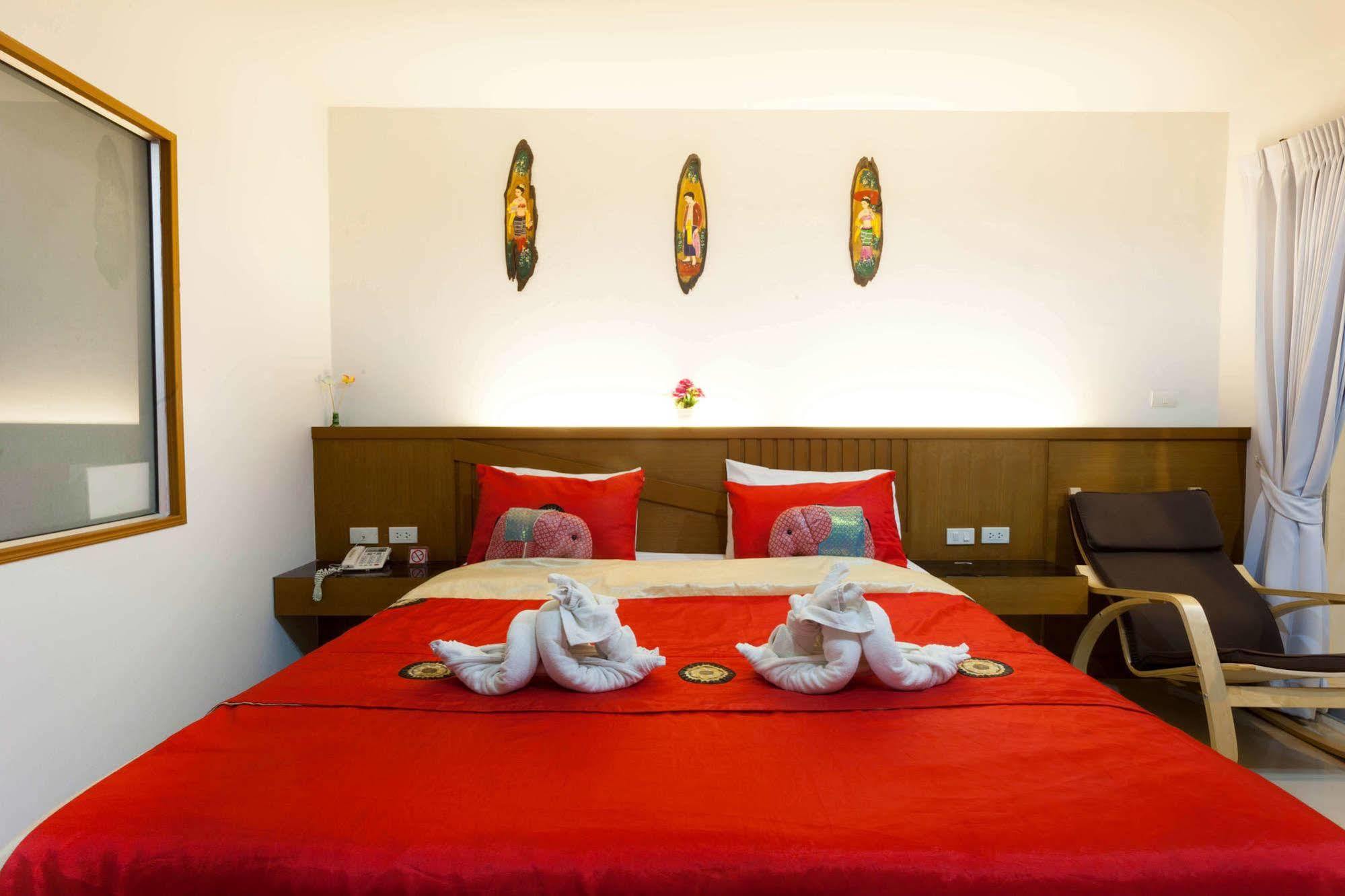 Larn Park Resortel Patong Exterior foto